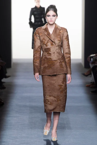 Look 25